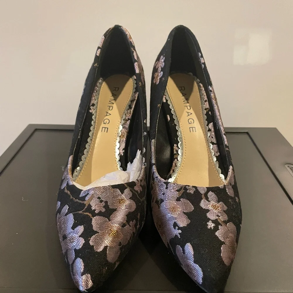 Rampage Black Floral Heels. Size 8. - Picture 2 of 5